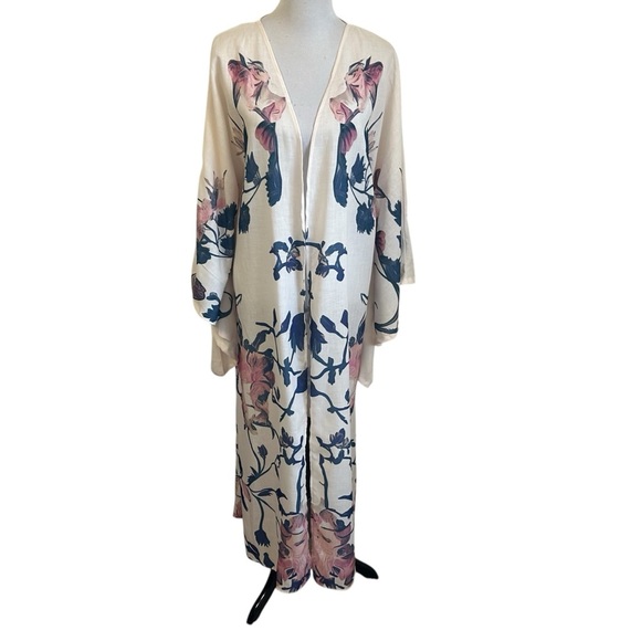 Bonne Journee Tops - Bonne Journee Womens Floral Kimono Robe Sz 1 Sm/Med? Cream Exaggerated Sleeve